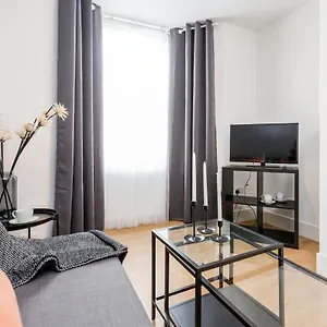 https://two-bedroom-apartment-london.cambridgehotelsuk.com