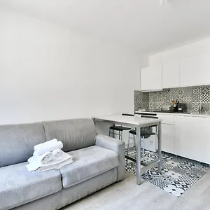 https://superbe-studio-proche-de-la-plage-du-prado.fr-provencehotel.com